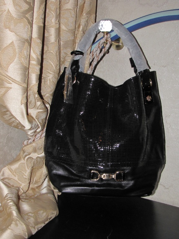 Хвастики по доступным сумочкам.