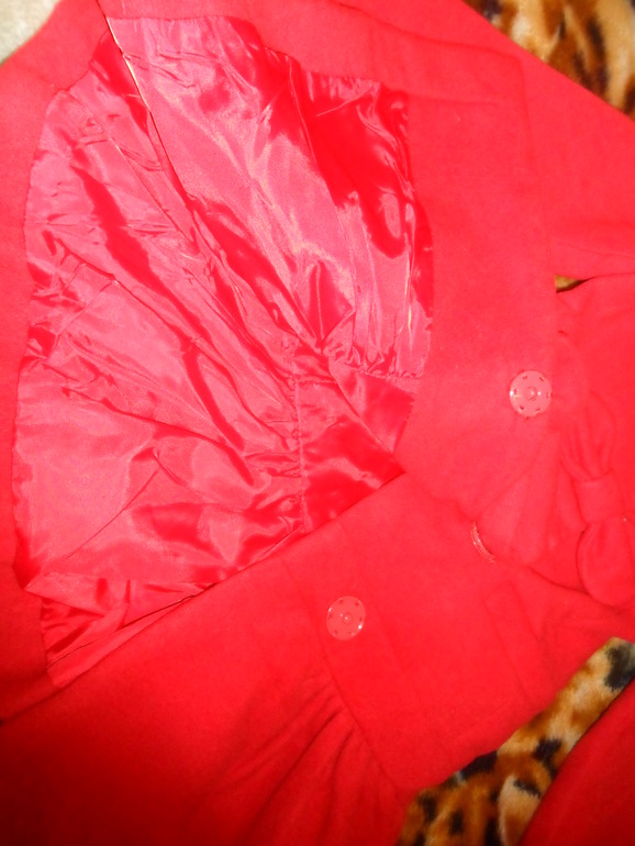 Пристрою (продам)  осеннее пальто 11о размера! 2000 рублей! Почта!