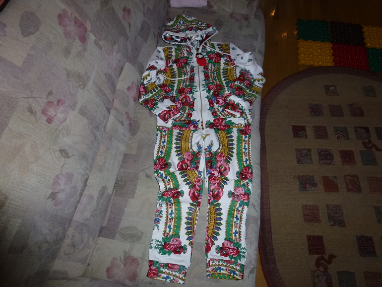 Костюм матрешки. р.42 Цена 2000 руб. Почта