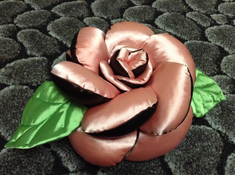 Подушка в интерьере