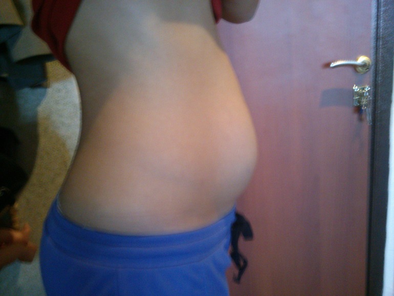 13 и 14 недель. последнее фото- 14 недель с дочкой)