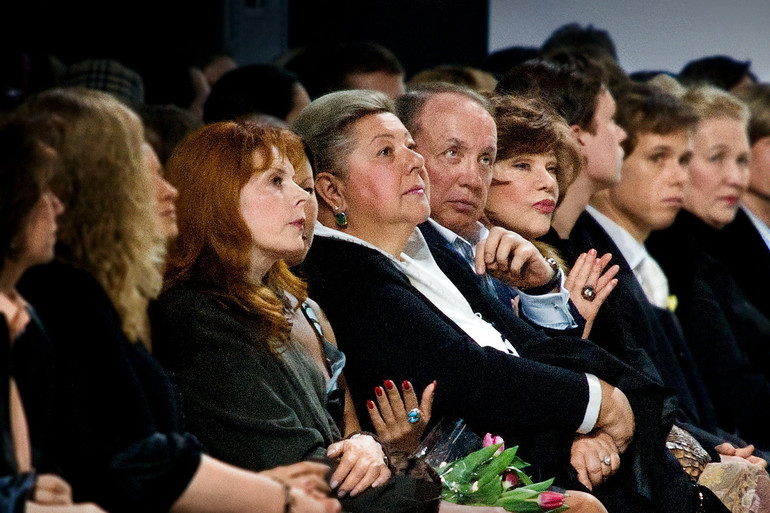 Подскажите, кто на фото?