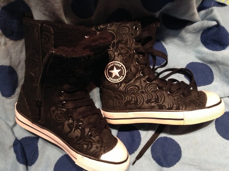 Скидки в сити обувь!! Кеды детские утепленные 200 руб!!( на аэропорте)