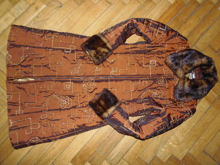 Стеганное пальто р.42 и сапожки р.37.