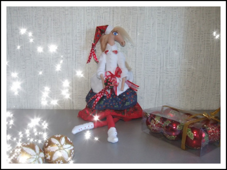 Лошадка Новогодняя