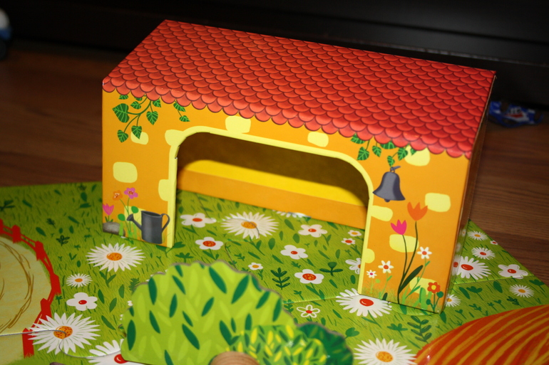 Djeco, Schleich, Larsen. Наши очередные приобретения.