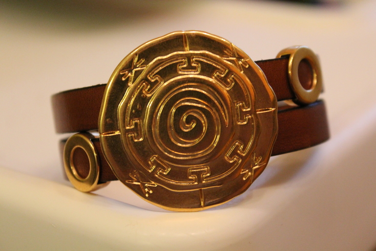 Рыженький с золотом.