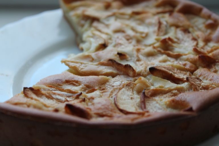 Пирог яблочный на кефире.