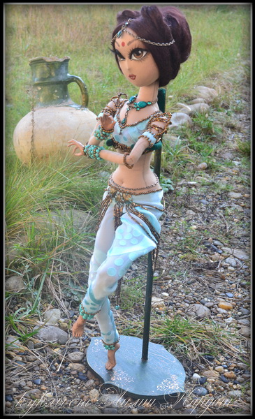 Мохини - дочь таинственной Индии!