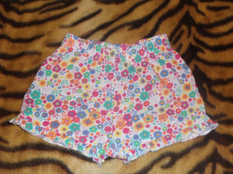 Шортики мазекея 2 шт 100р 6-9 мес