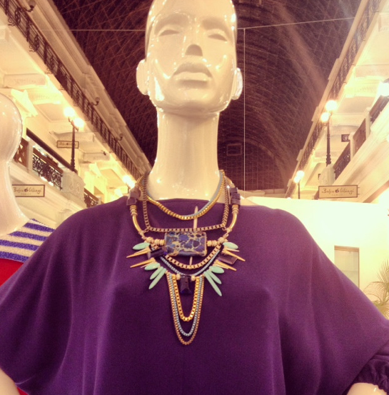 Выставка украшений Эвелины Хромченко