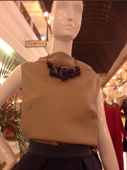 Выставка украшений Эвелины Хромченко