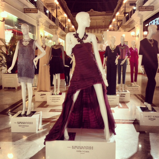 Выставка украшений Эвелины Хромченко