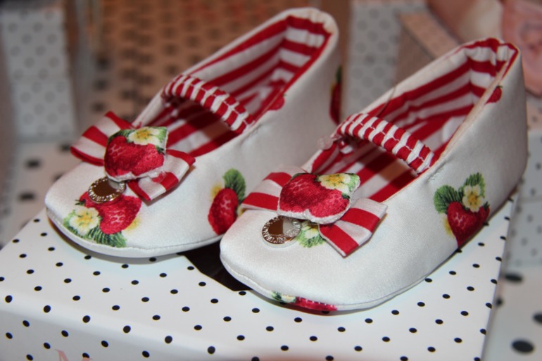 BIKKEMBERGS и Monnalisa. пинетки.хороший подарок