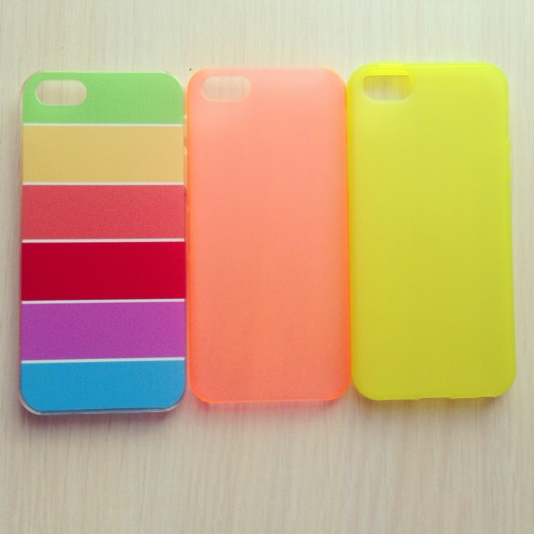 Чехлы-накладки для iPhone 4/5! Все в наличии!