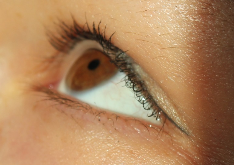 Полуперманентная тушь. Чудес не ждите!