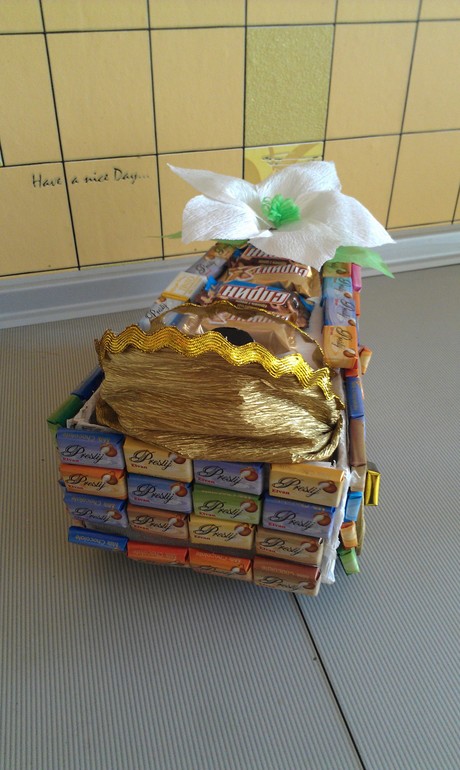 Попробывала делать букетики из конфет