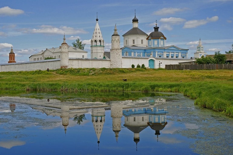 Бобренев монастырь и Феодоровская чудотворная.