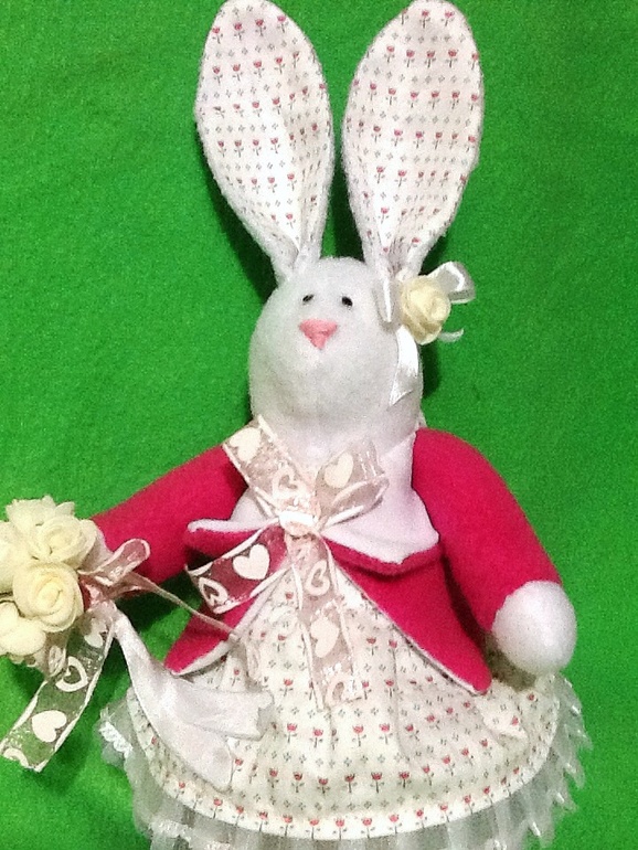 Первая зайка.