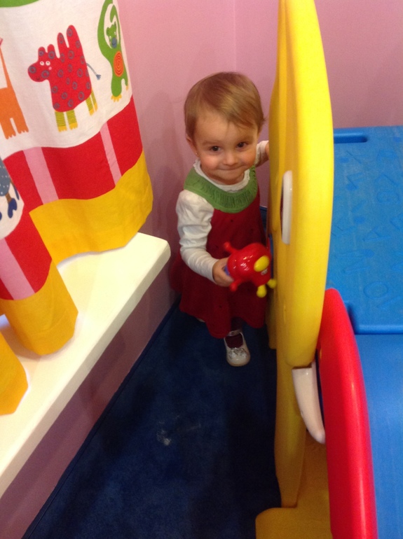 Первое занятие в Беби клубе.Добавила фоток 15.11.13г