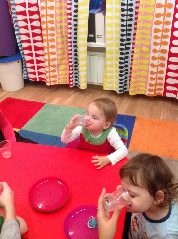 Первое занятие в Беби клубе.Добавила фоток 15.11.13г