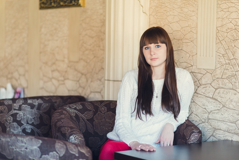 С каким цветом волос и стрижкой мне бы было хорошо? нужен Ваш совет))