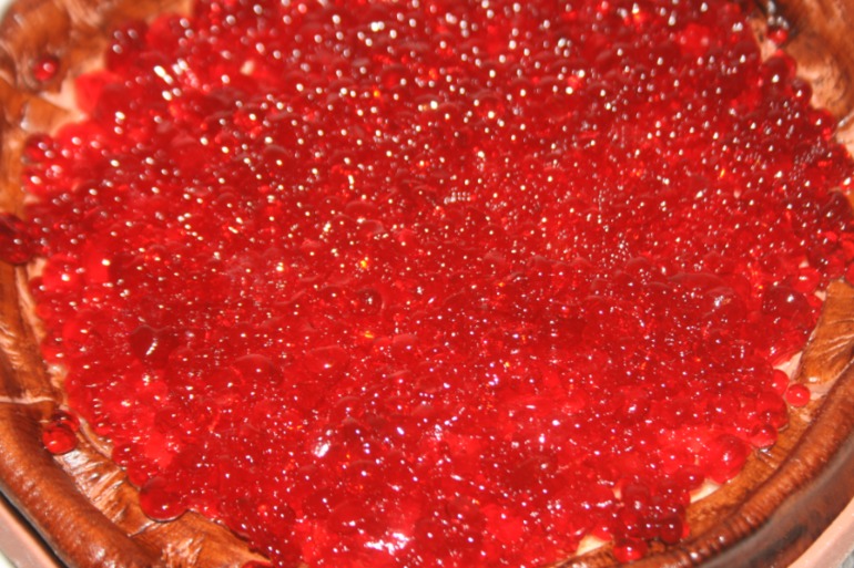 Бочонок с икрой.