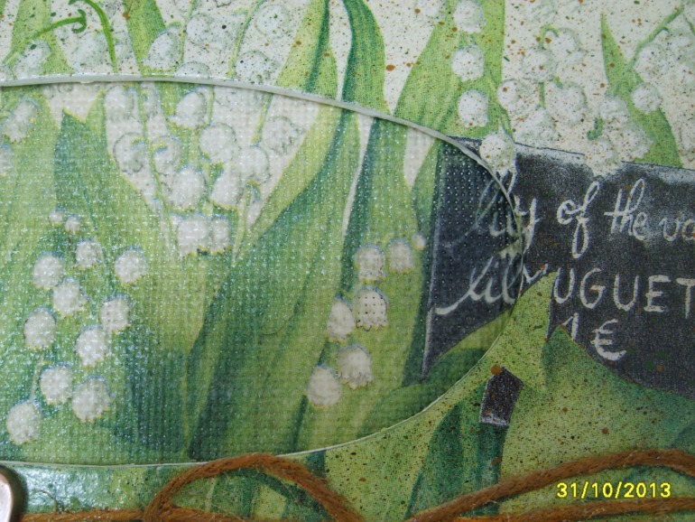 Вешалка-полочка для расчесок