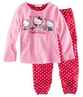 Пижамы для девочек ( более 15 моделей) в пути! цена 350-400 рублей.