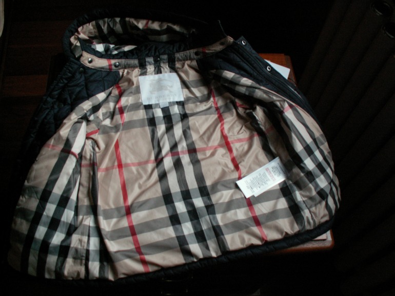 Стеганка Burberry д/м 3 года оригинал