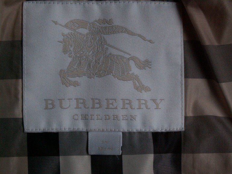 Стеганка Burberry д/м 3 года оригинал