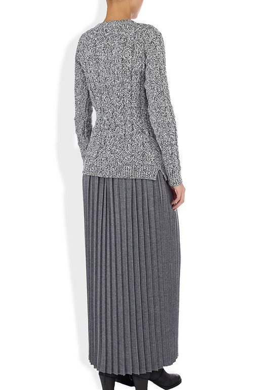 C чем носить такую юбку?