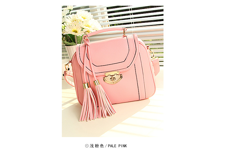 Клатчи и просто маленькие сумочки через плечо!