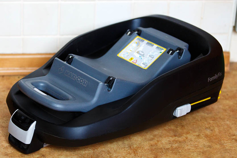 Maxi Cosi Cabriofix + база FamilyFix