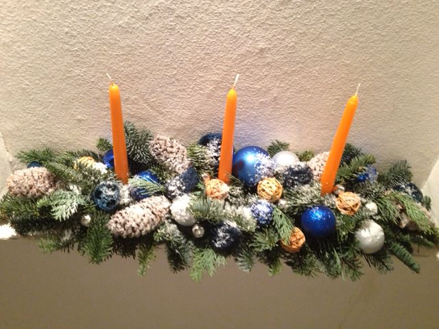 Новогодние композиции, елочки, букеты