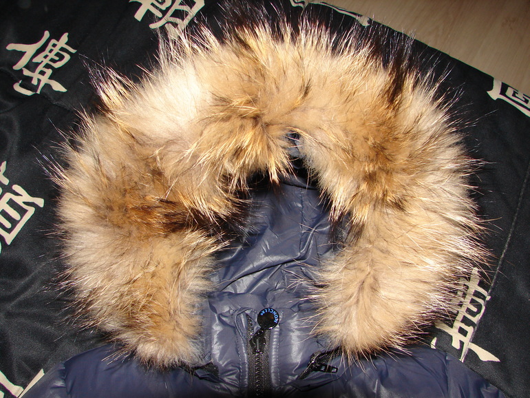 Пуховики Moncler в наличии.Для мальчиков и девочек.