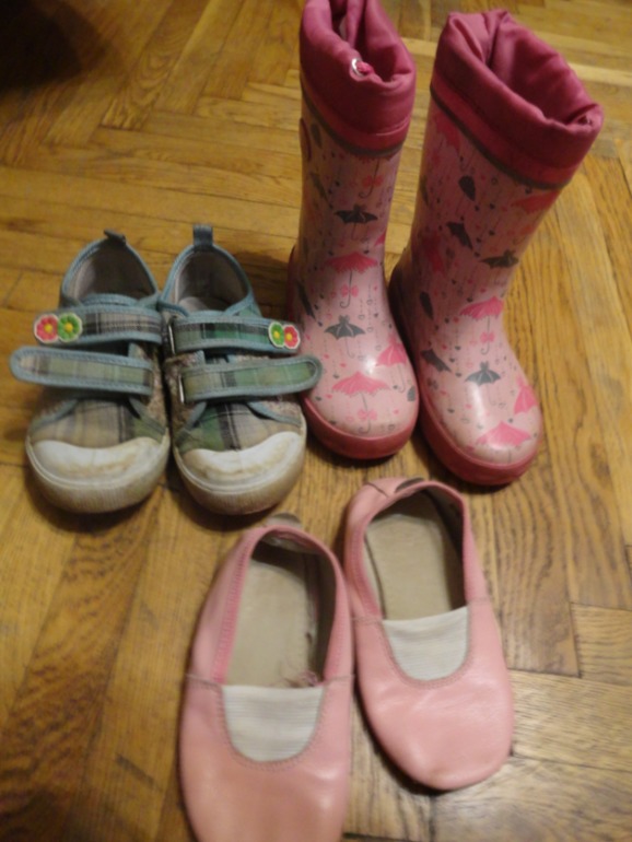 Отдам обувь м. Академическая