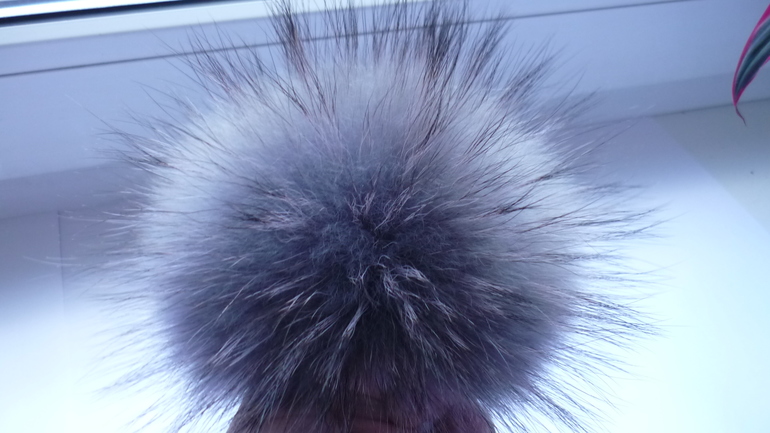 Меховые помпоны на любой вкус! Песец, Енот, Кролик.