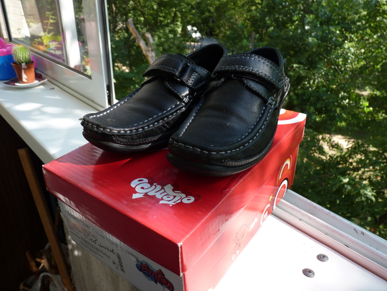 Продаю туфли на мальчика