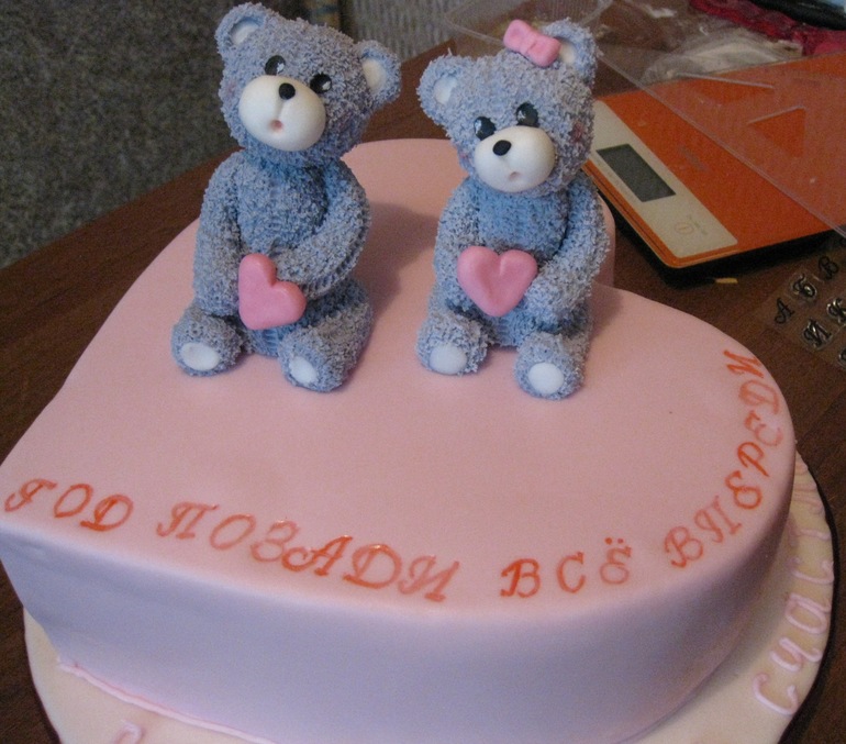 Торт на первую годовщину свадьбы.