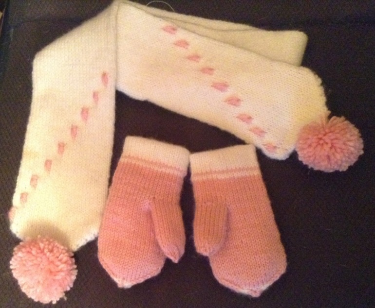 Розовый миндаль, розовые помпоны - поподробнее