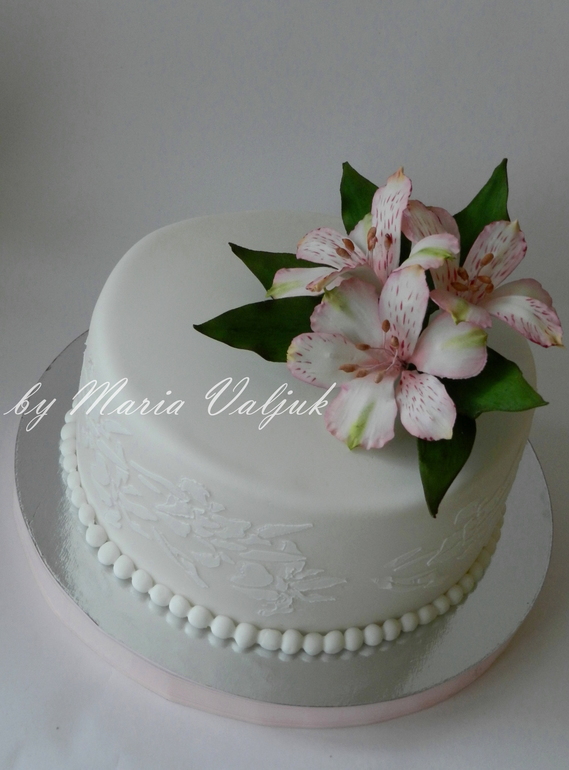 На юбилей с альстромерией.