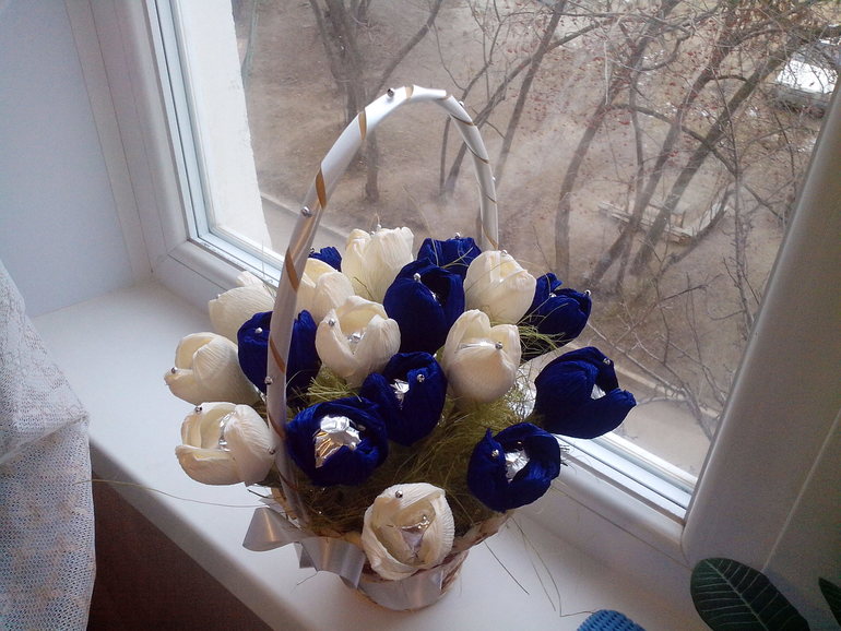 Крокусы в подарок. Весенний букет в осеннюю пору))