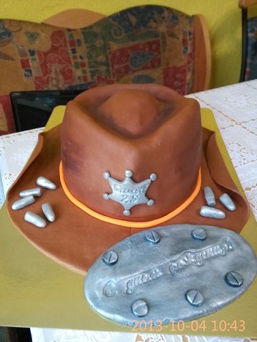 Брутальная видавшая много переделок шляпа Шерифа