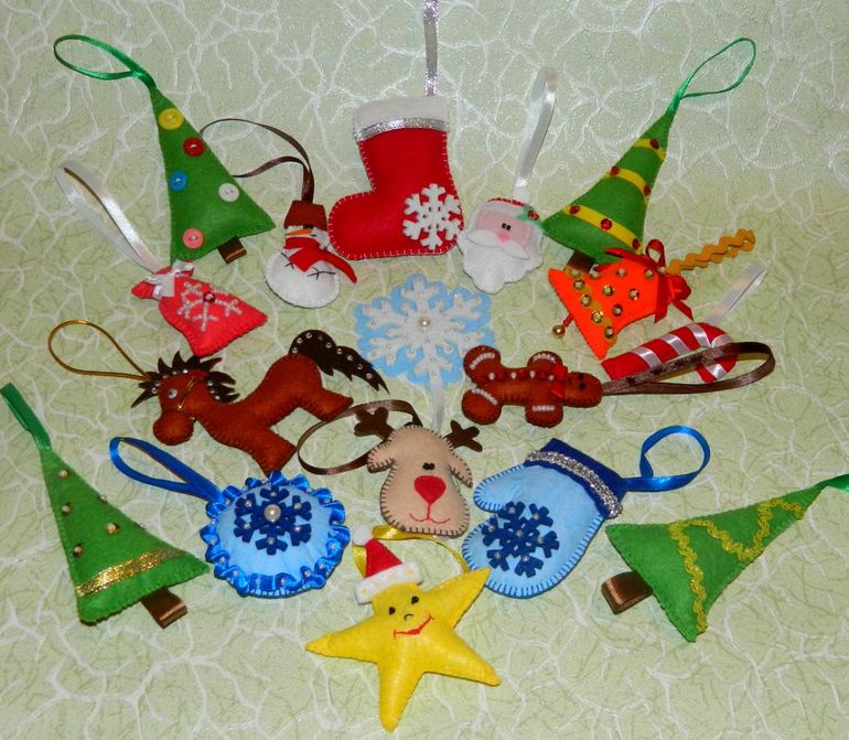 Игрушки на елку.