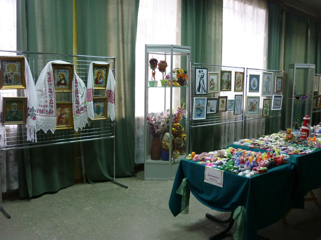 Выставка-ярмарка "Новогодний сувенир"