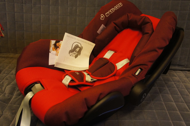 Продаю автокресло Maxi-Cosi Citi SPS (3 700 р.) + горка для ванной в подарок