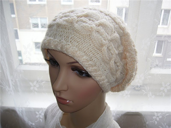 Объясните как вязать такую шапку