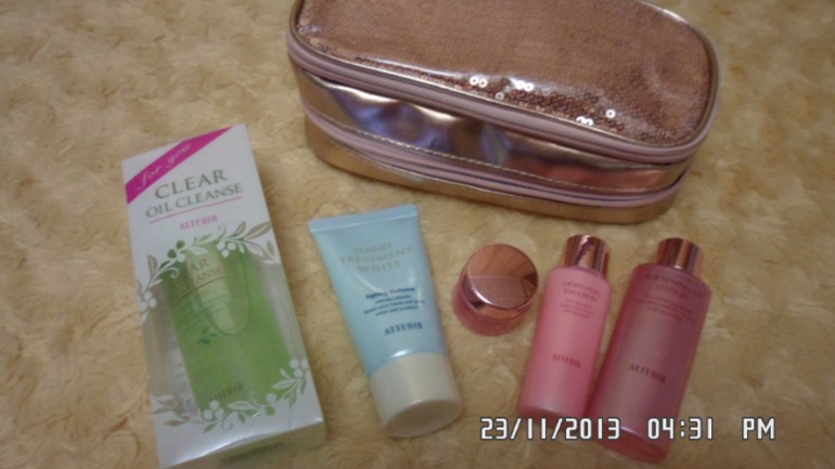 А у нас сегодня праздник - подарочки из Японии