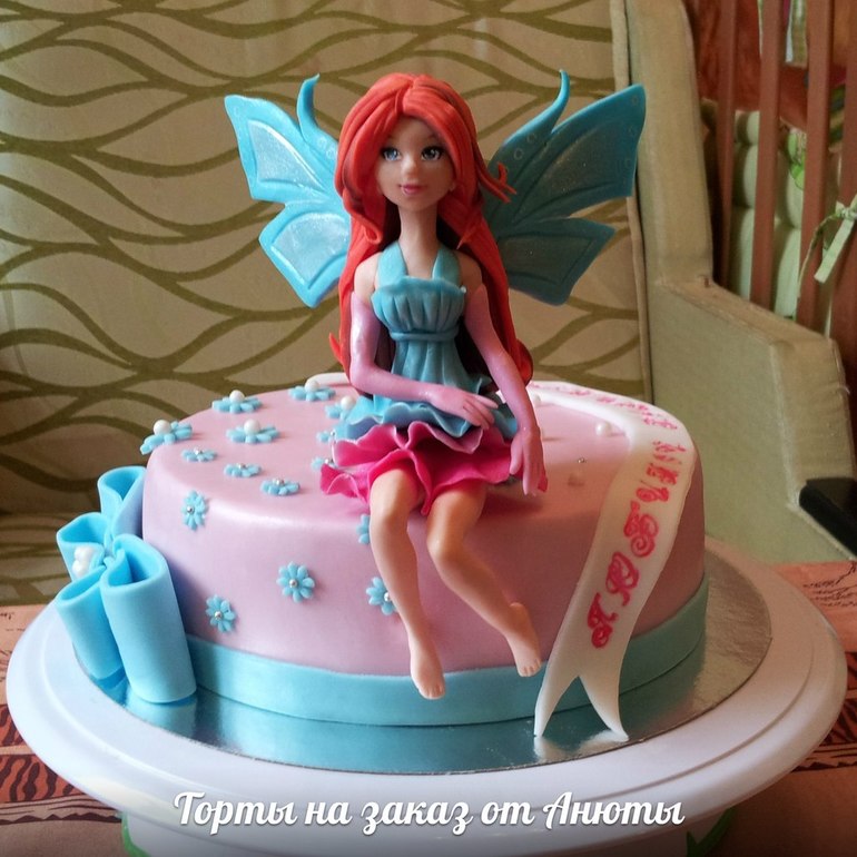 Торт винкс Блум